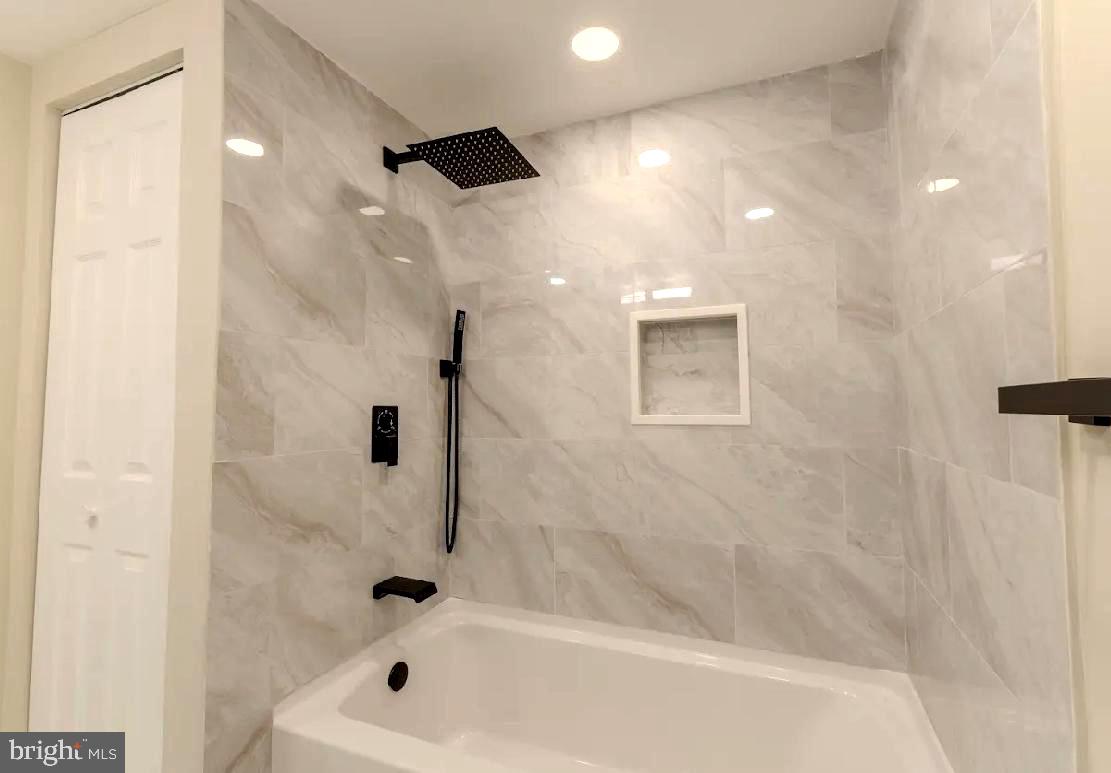 293 Valley Stream Lane, Unit 293 Chesterbrook, PA 19087 - Photo 9 of 18 Gallery Image 9
