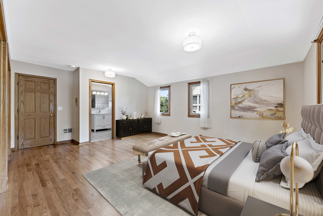 1736 Evergreen Lane Park Ridge, IL 60068 - Photo 18 of 37 a view of a livingroom with furniture and wooden floor