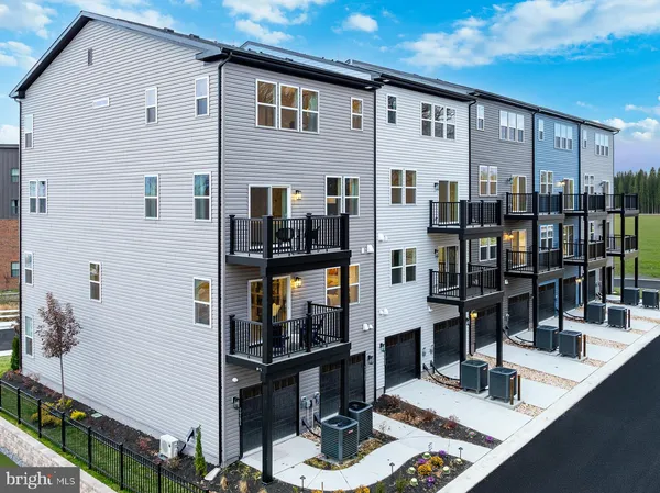 $492,990 | 9928 B Sir Barton Way, Laurel, MD 20723