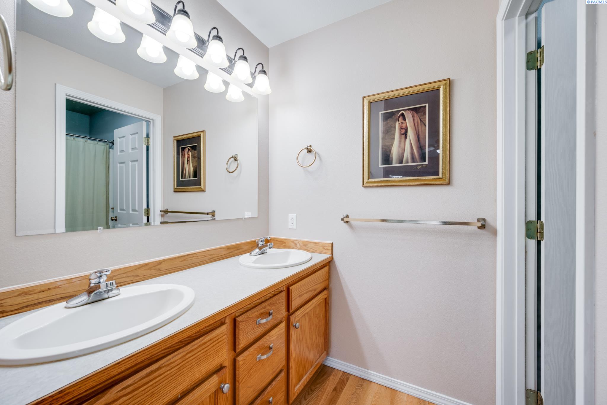 704 Southeast Ridgeview Street Pullman, WA 99163 - Photo 15 of 30 Gallery Image 15