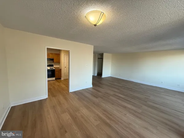 $2,000 | 5225 Pooks Hill Road, Unit 724N, Bethesda, MD 20814