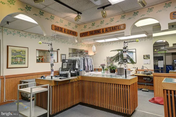 $2,000 | 5225 Pooks Hill Road, Unit 724N, Bethesda, MD 20814