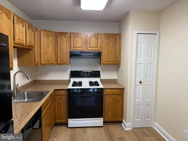 $2,000 | 5225 Pooks Hill Road, Unit 724N, Bethesda, MD 20814