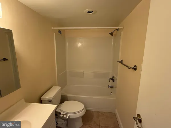 $2,000 | 5225 Pooks Hill Road, Unit 724N, Bethesda, MD 20814