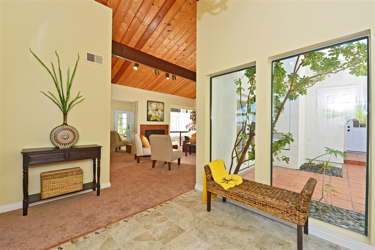 13932 Mango Drive Del Mar, CA 92014 - Photo 2 of 25