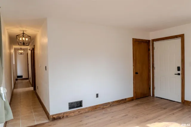 $2,099 | 2060 North Morton Avenue, Morton, IL 61550