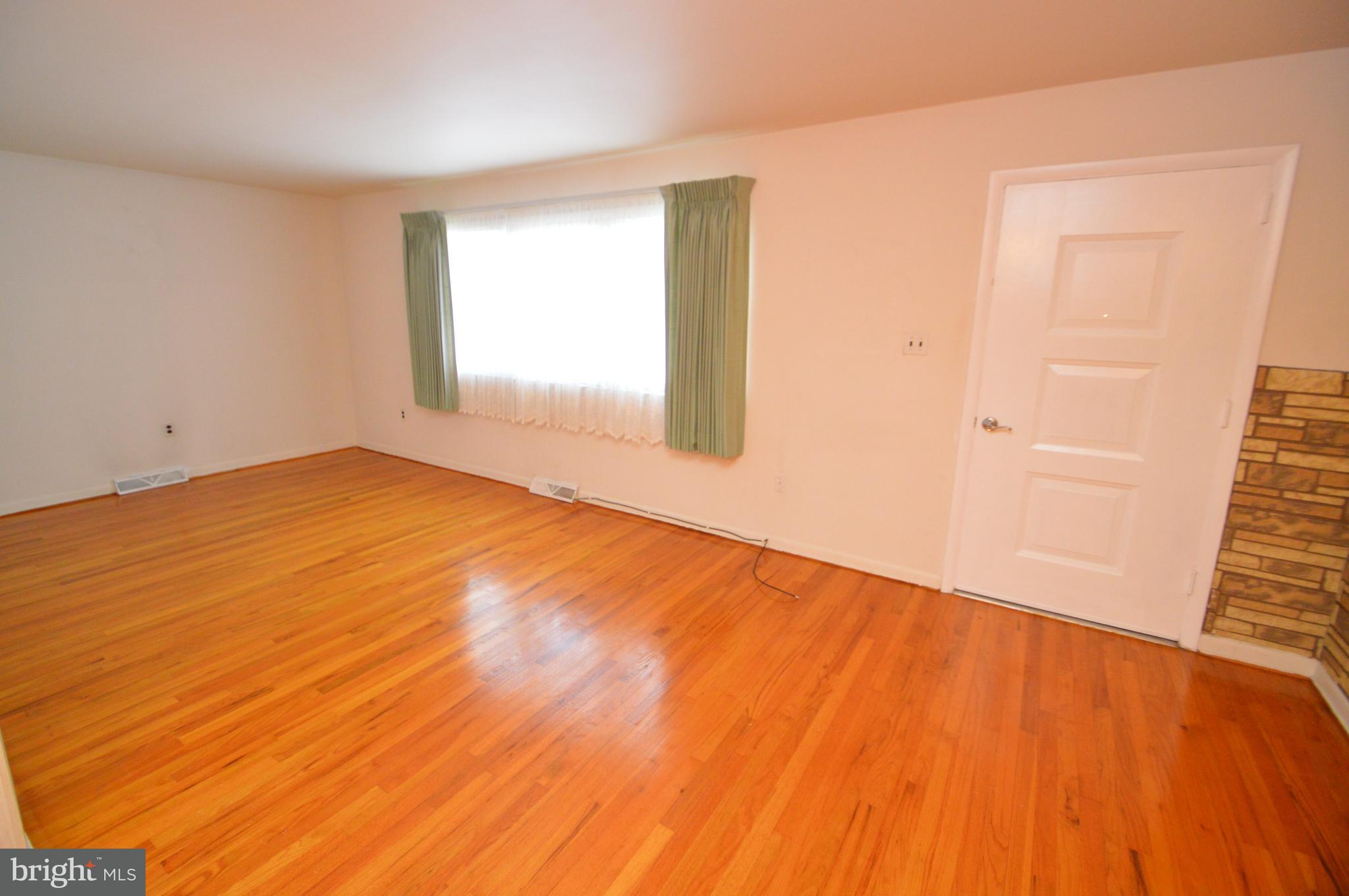 505 Spring Avenue Lititz, PA 17543 - Photo 7 of 18