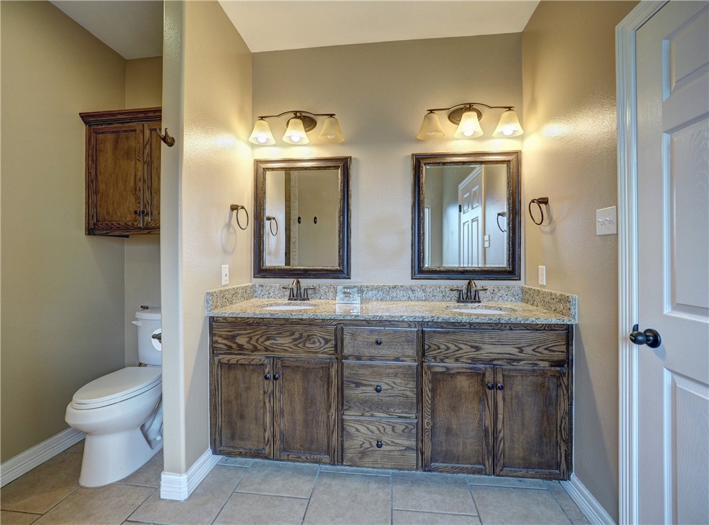 1125 Fallow Lane Corpus Christi, TX 78418 - Photo 21 of 32 Primary Bathroom