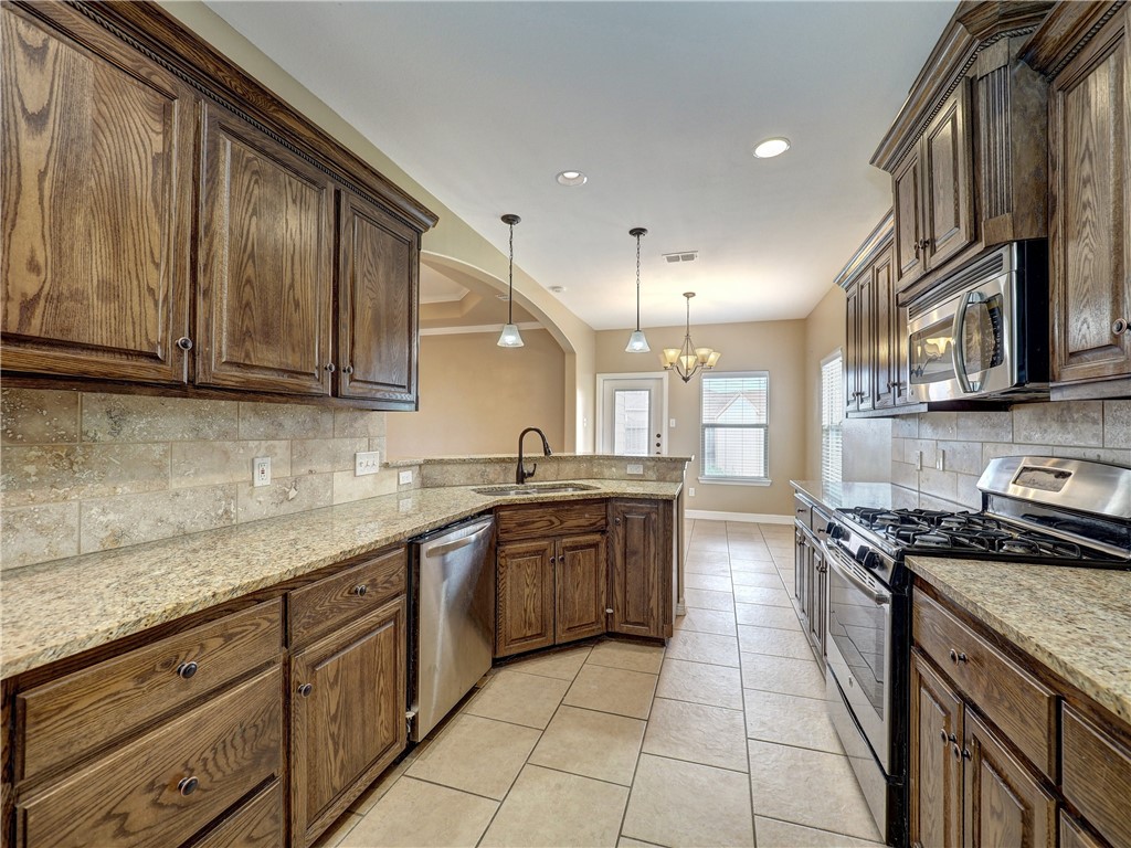 1125 Fallow Lane Corpus Christi, TX 78418 - Photo 8 of 32 Kitchen