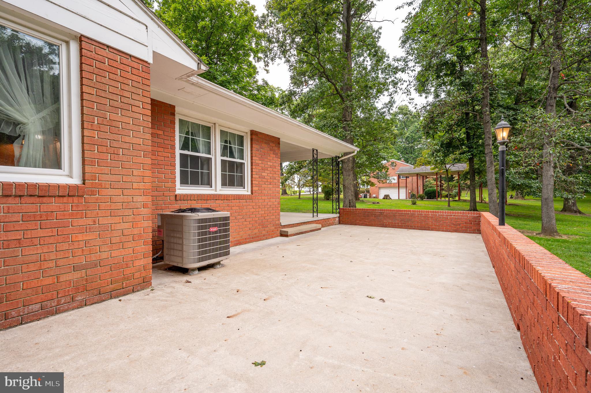 7663 Summit Point Road Charles Town, WV 25414 - Photo 18 of 68 Gallery Image 18