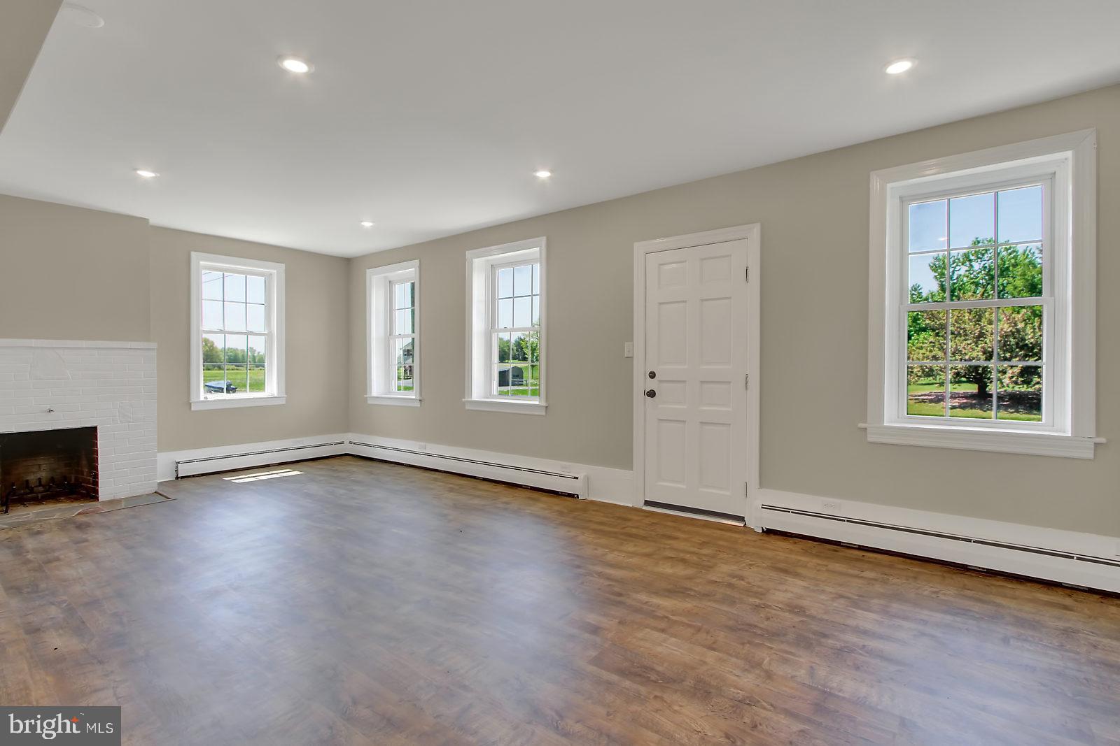 698 Gettysburg Road Littlestown, PA 17340 - Photo 3 of 29