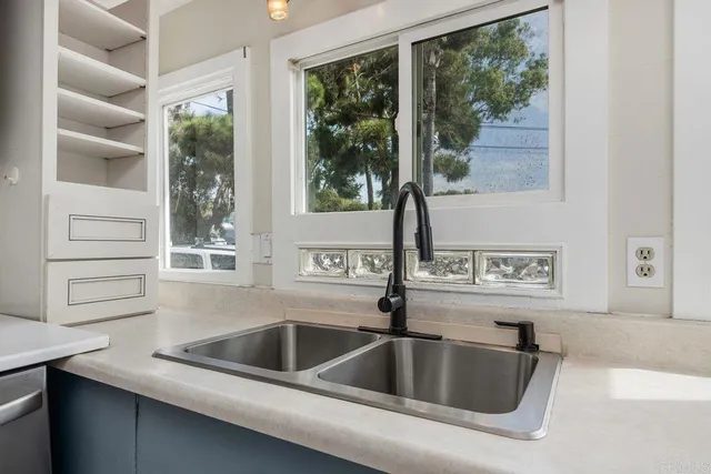 $229,000 | 523 North Vulcan Avenue, Unit 3, Encinitas, CA 92024