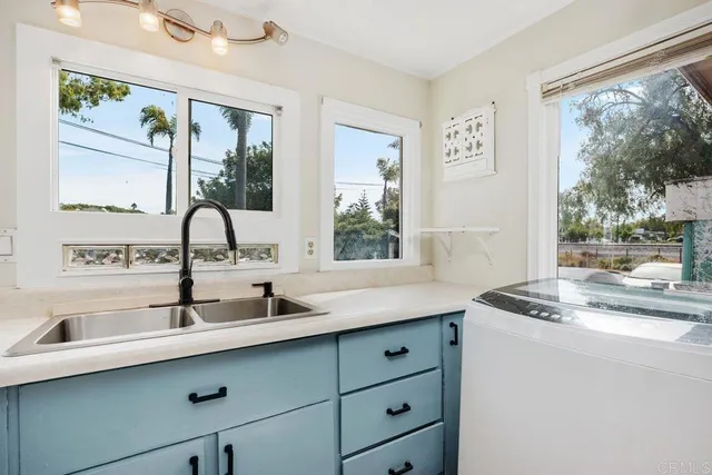 $229,000 | 523 North Vulcan Avenue, Unit 3, Encinitas, CA 92024