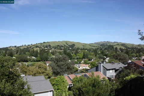 $2,300,000 | 1825 St Andrews Drive, Moraga, CA 94556