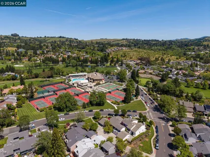 $2,300,000 | 1825 St Andrews Drive, Moraga, CA 94556
