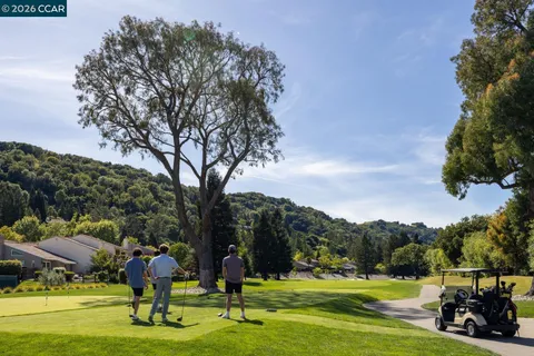 $2,300,000 | 1825 St Andrews Drive, Moraga, CA 94556