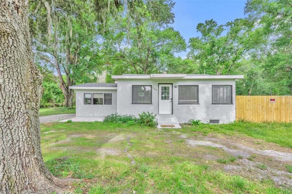 9616 McNorton Road Altamonte Springs, FL 32714 - Photo 1 of 1 front view of a house with a yard