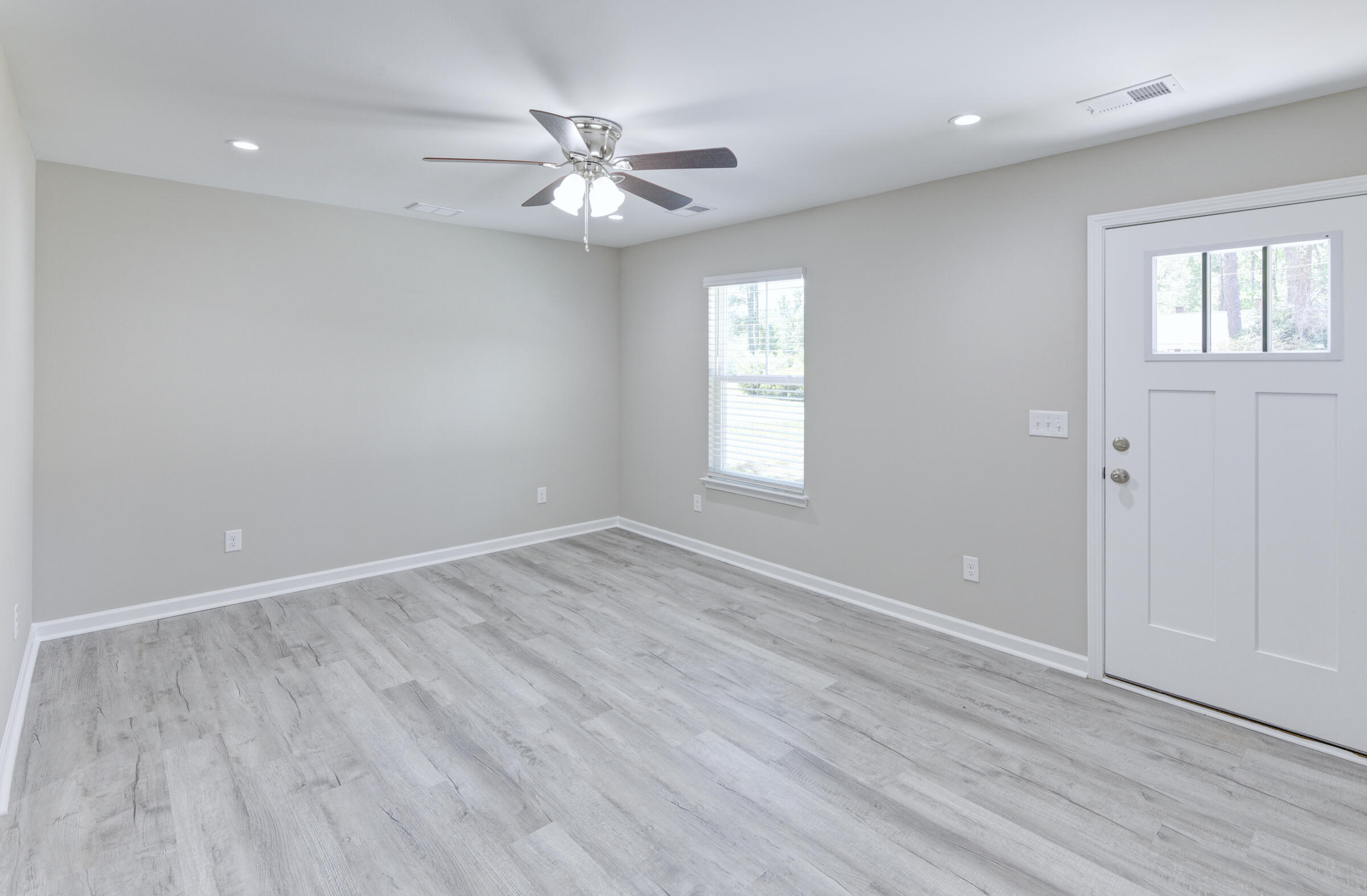 207 Woodlawn Street Walterboro, SC 29488 - Photo 12 of 41 _MG_6844_DxO_5_DxO_6_DxO_7_DxO_8_DxO_Fus