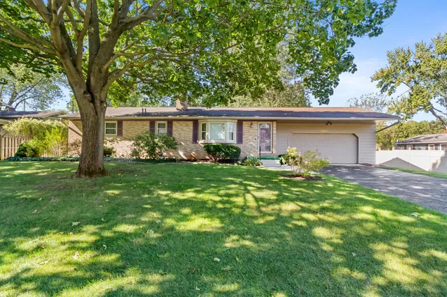 $258,000 | 1950 Catalina Avenue, Jackson, MI 49201