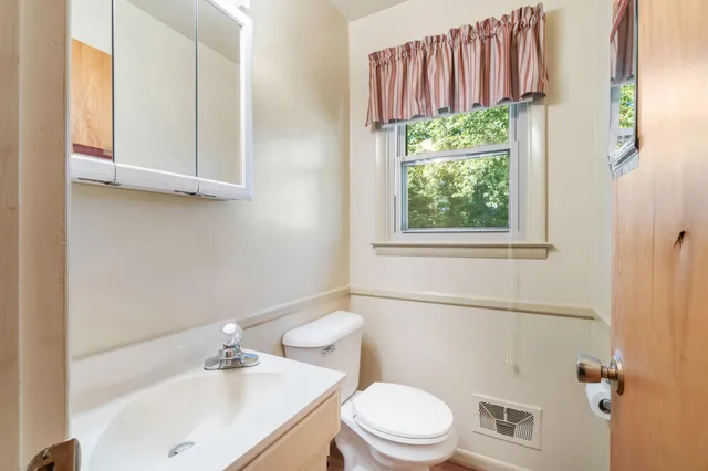 $258,000 | 1950 Catalina Avenue, Jackson, MI 49201