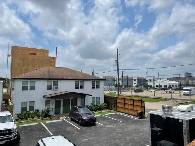 $800 | 2411 Bastrop Street, Unit 4, Houston, TX 77004