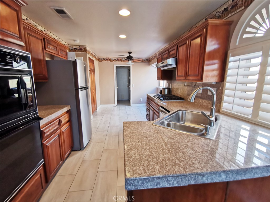 11539 Lancaster Way Rancho Cucamonga, CA 91730 - Photo 9 of 33