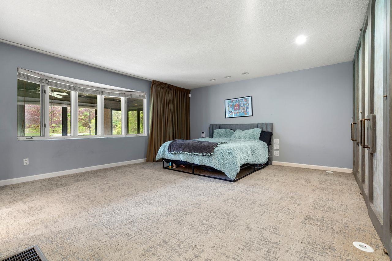 92 Riverview Park Road Manchester, NH 03102 - Photo 7 of 40 Gallery Image 7