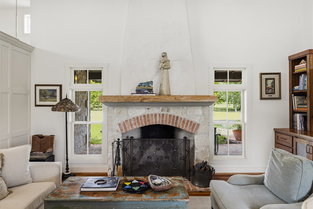 146 Metzger Road Fredericksburg, TX 78624 - Photo 4 of 29 Rumford fireplace