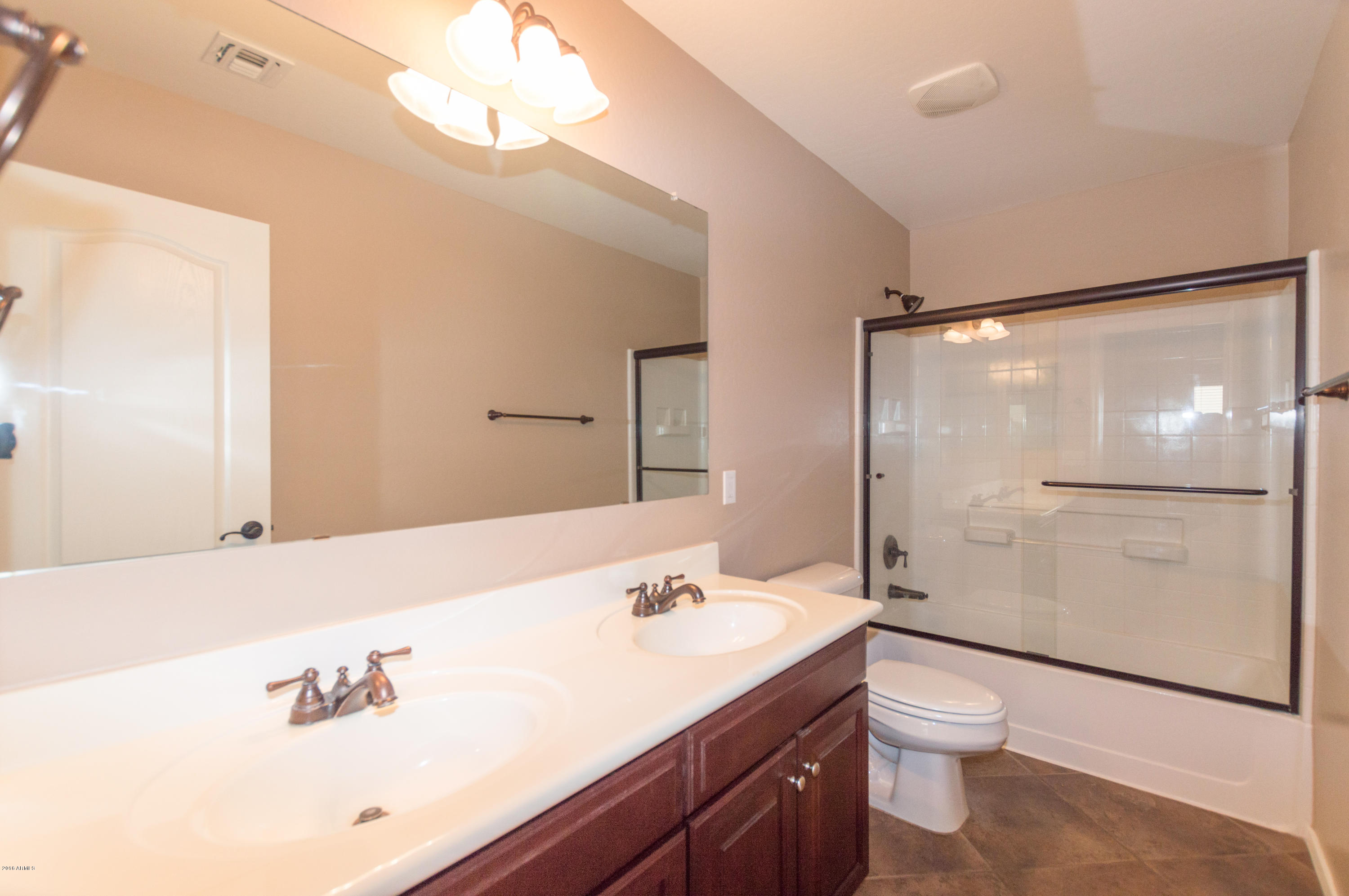 19090 North Lariat Road Maricopa, AZ 85138 - Photo 20 of 30 20 Upstairs Bathroom