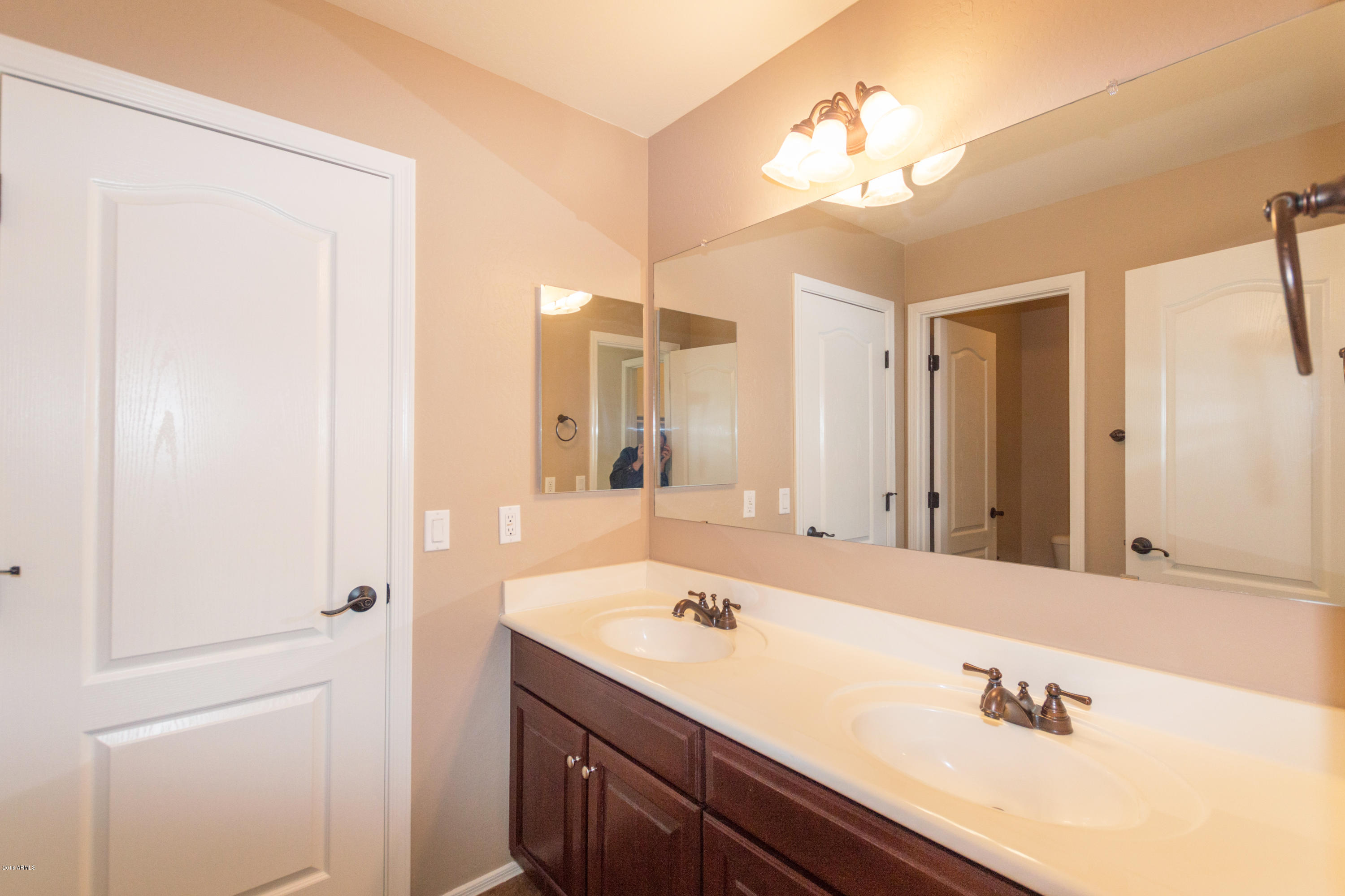 19090 North Lariat Road Maricopa, AZ 85138 - Photo 23 of 30 23 Jack and Jill Bathroom