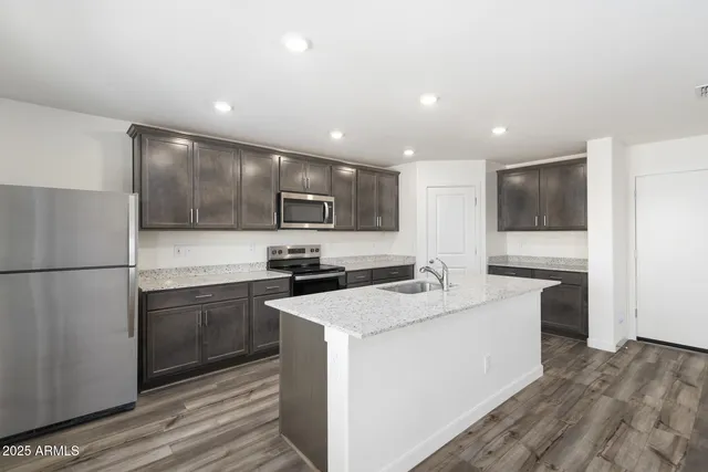 $368,900 | 1074 West Virginia Avenue, Florence, AZ 85132