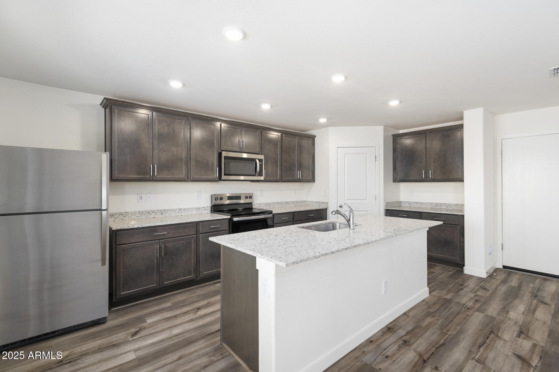 1074 West Virginia Avenue Florence, AZ 85132 - Photo 7 of 27 Southwest_Stafford_R_025