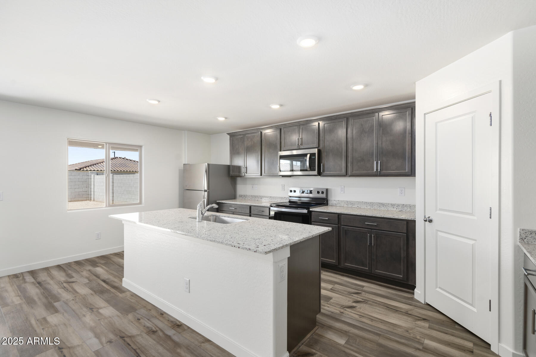 1074 West Virginia Avenue Florence, AZ 85132 - Photo 9 of 27 Southwest_Stafford_R_007