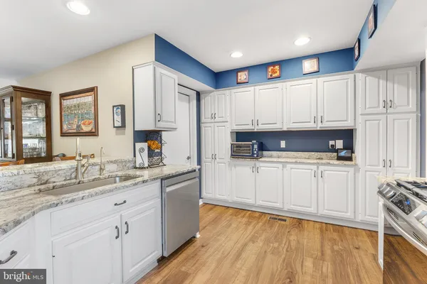 $975,000 | 335 Prospect Bay Drive West, Grasonville, MD 21638