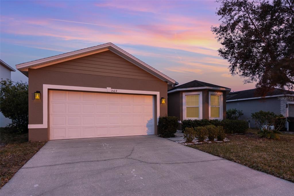 1569 Tamarind Road Davenport, FL 33896 - Photo 3 of 26