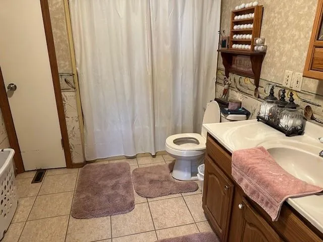 $899,000 | 521 East McKay Street, Frontenac, KS 66763