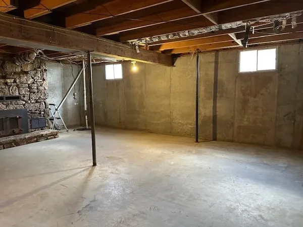 $799,000 | 521 East McKay Street, Frontenac, KS 66763