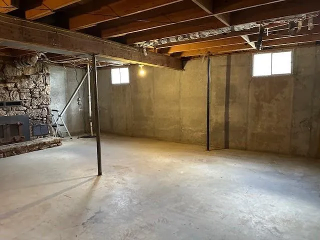 $899,000 | 521 East McKay Street, Frontenac, KS 66763