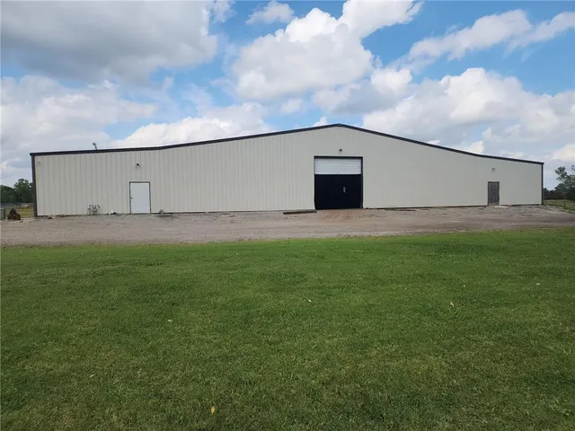 $899,000 | 521 East McKay Street, Frontenac, KS 66763