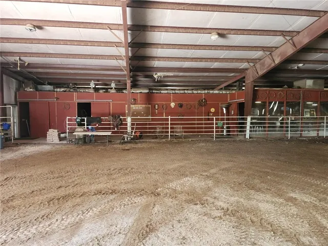 $899,000 | 521 East McKay Street, Frontenac, KS 66763