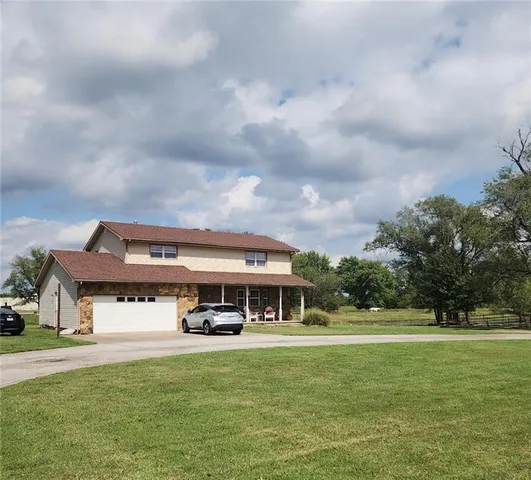 $899,000 | 521 East McKay Street, Frontenac, KS 66763