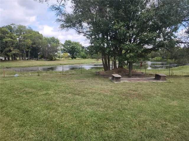 $899,000 | 521 East McKay Street, Frontenac, KS 66763