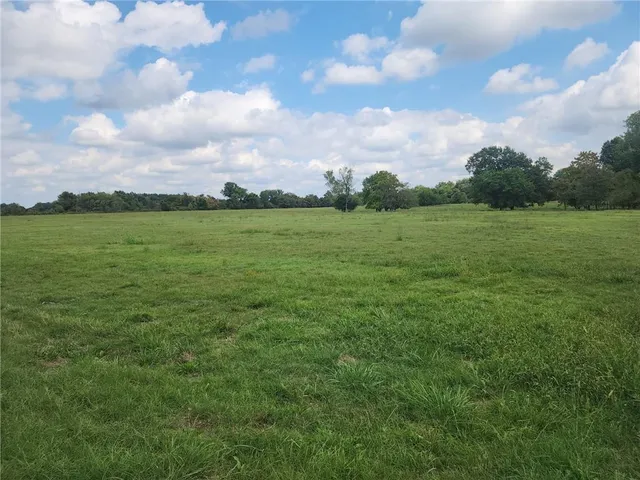 $899,000 | 521 East McKay Street, Frontenac, KS 66763