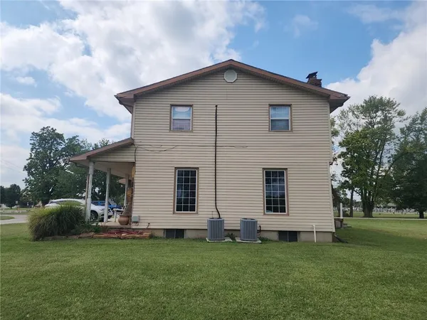 $799,000 | 521 East McKay Street, Frontenac, KS 66763