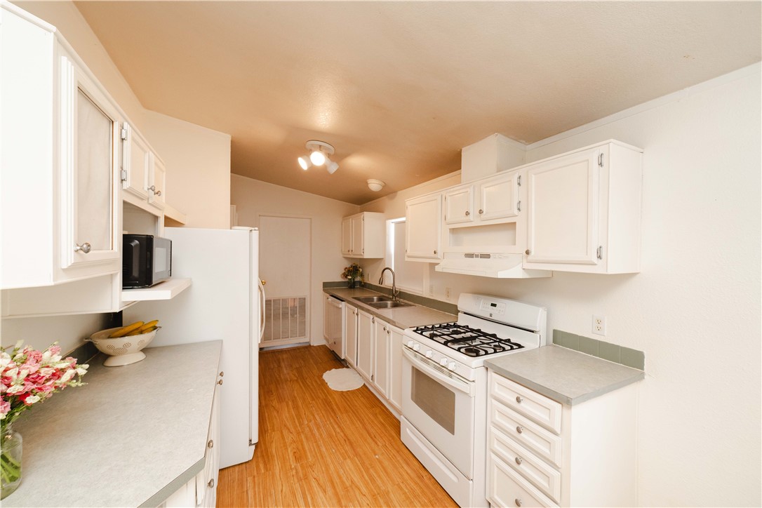 4741 Eden Road Golden Valley, AZ 86413 - Photo 16 of 75 Kitchen
