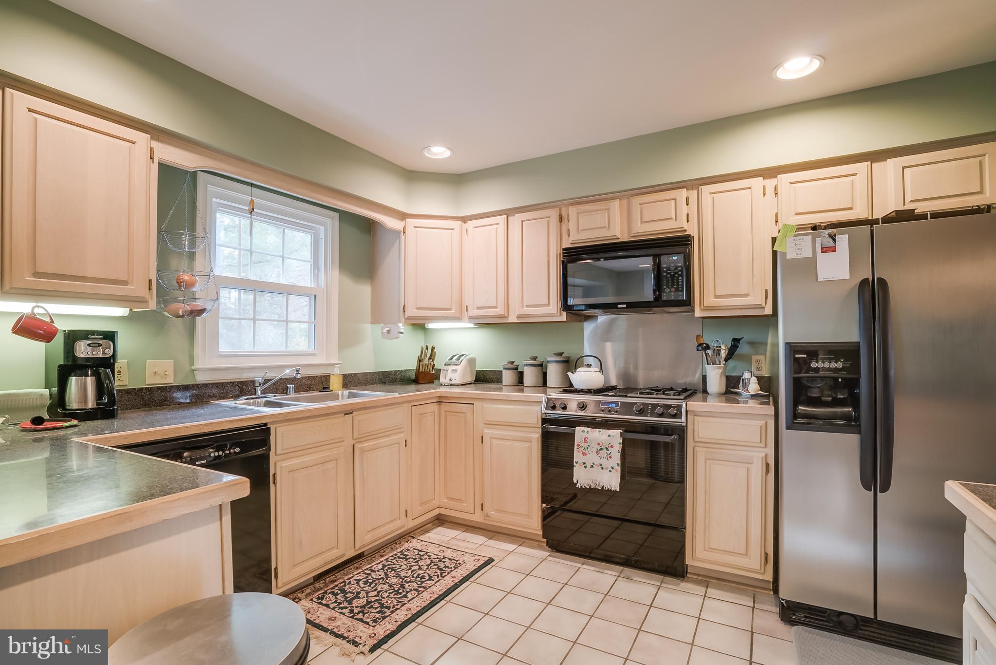 10922 Rocky Mt Way Silver Spring, MD 20902 - Photo 11 of 27 Kitchen