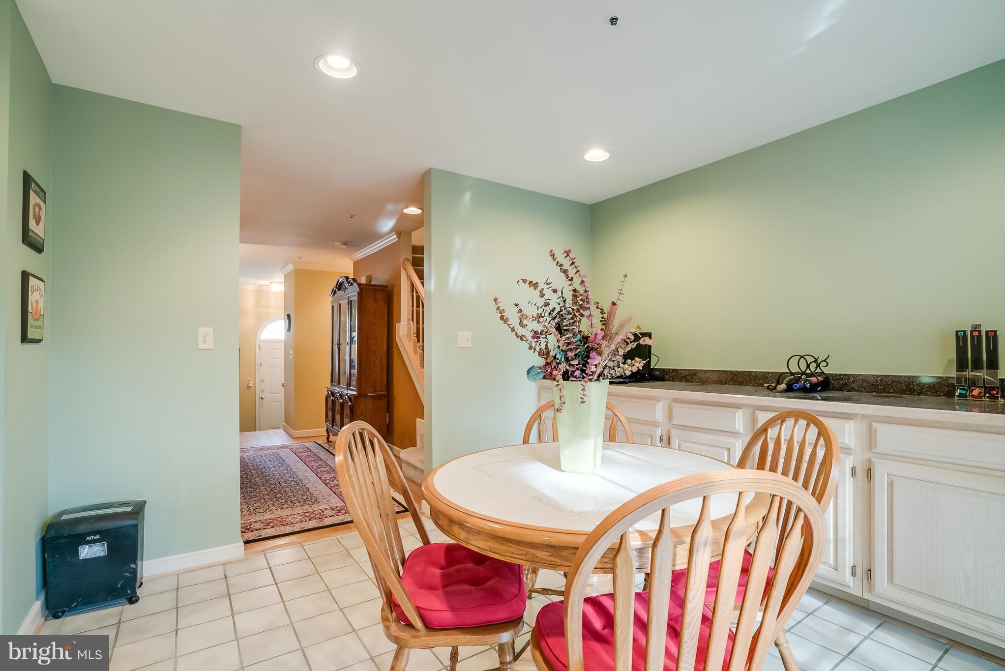 10922 Rocky Mt Way Silver Spring, MD 20902 - Photo 15 of 27 Breakfast Room)