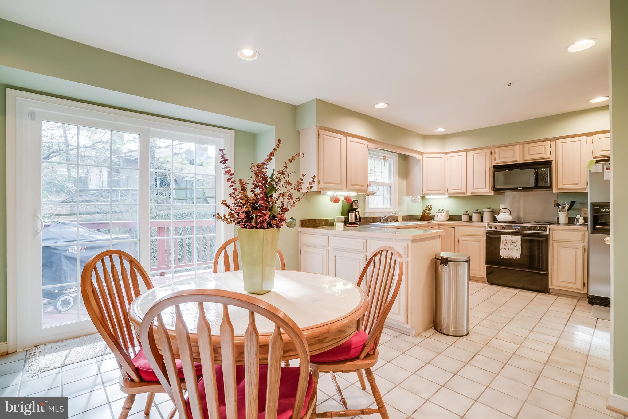 10922 Rocky Mt Way Silver Spring, MD 20902 - Photo 16 of 27 Breakfast Room looking to Kitchen