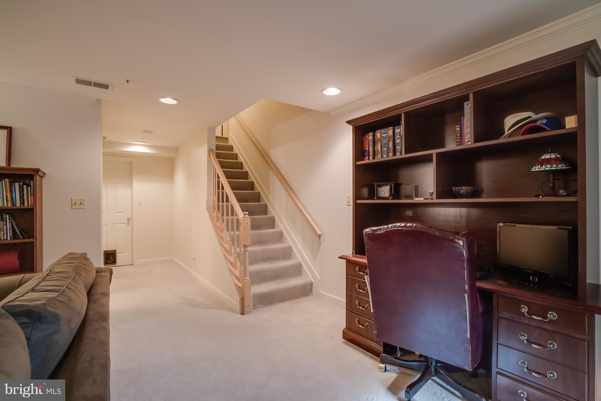 10922 Rocky Mt Way Silver Spring, MD 20902 - Photo 24 of 27 Family Room