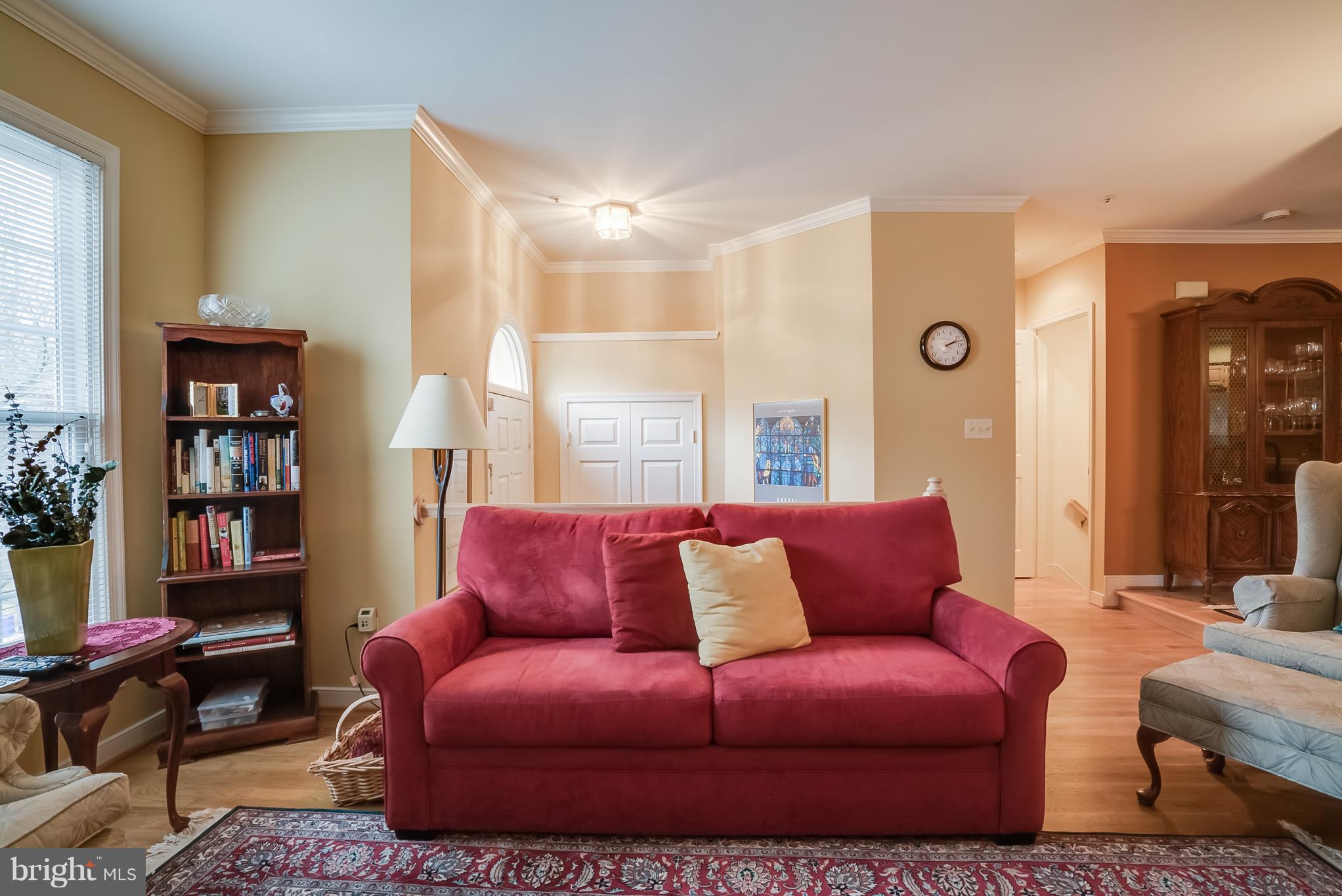 10922 Rocky Mt Way Silver Spring, MD 20902 - Photo 5 of 27 Living Room